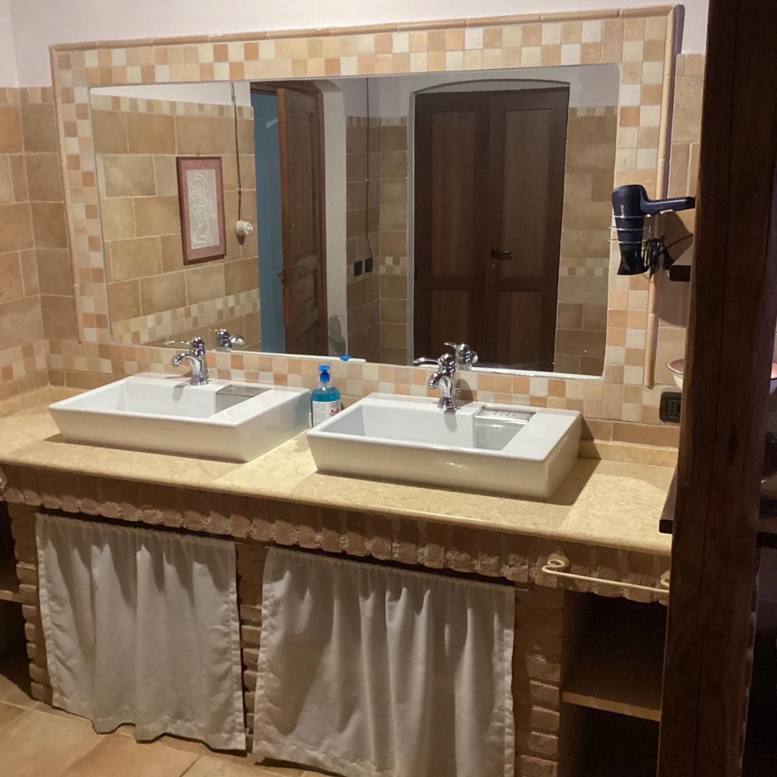 La Vecchia Stalla B&B นาร์นี ภายนอก รูปภาพ
