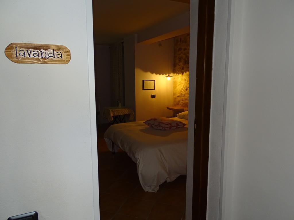 La Vecchia Stalla B&B นาร์นี ภายนอก รูปภาพ